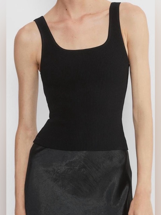 Aritzia Tops - Aritzia Babaton Sculpt Knit Square-Neck Tank Navy, size M, like new!